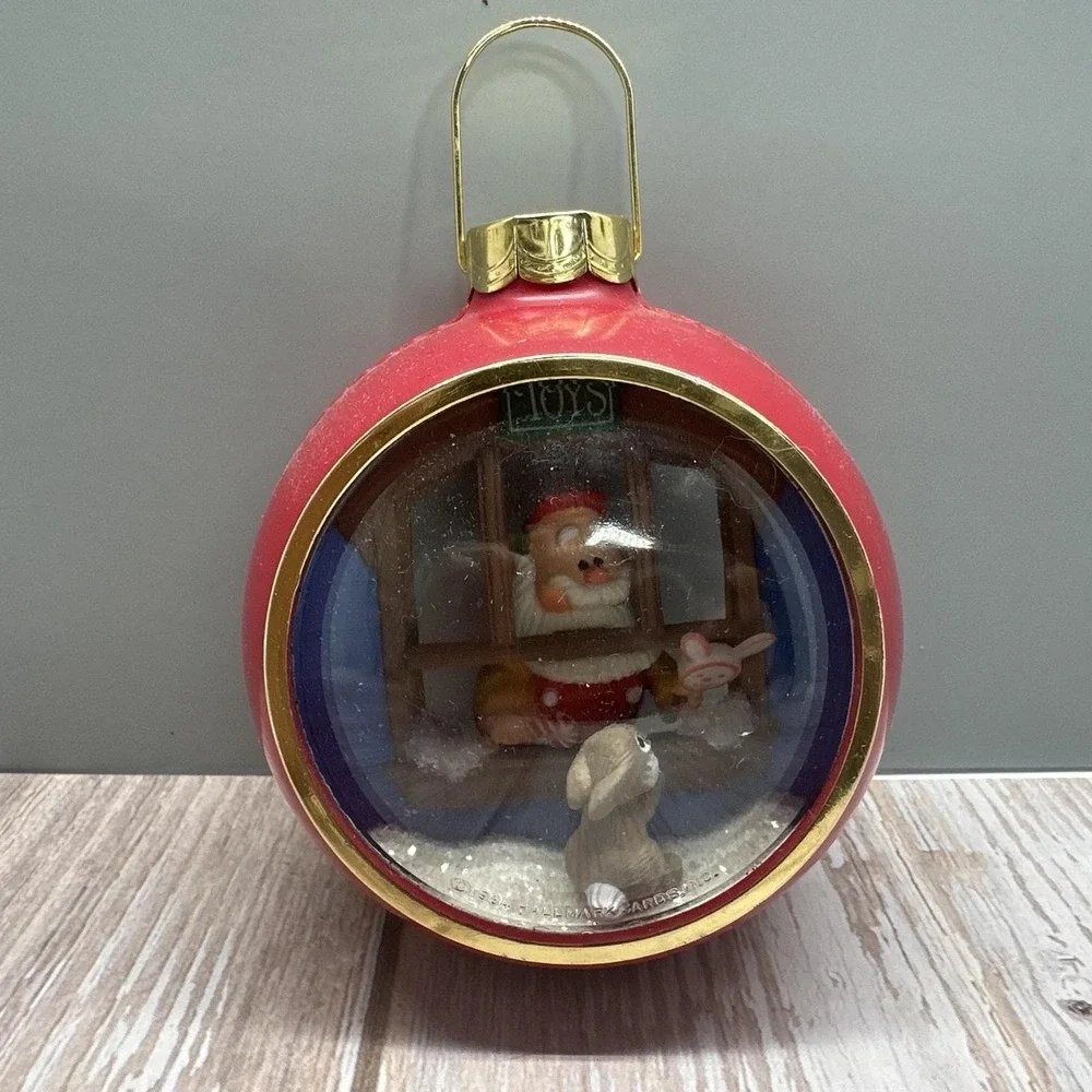 Vintage Hallmark Keepsake Ornament Lighted - Santa's Workshop -‎ 1984 with Box